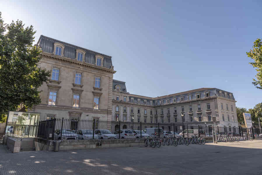Francia - Avignon 073 - edificio Ciudad Administrativa.jpg